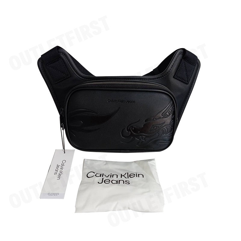 CALVIN KLEIN JEANS รุ่น CHINESE NEW YEAR CAMERA BAG CODE: HH3850 001 กระเป๋า กระเป๋าสะพายข้าง กระเป๋าคาดอก