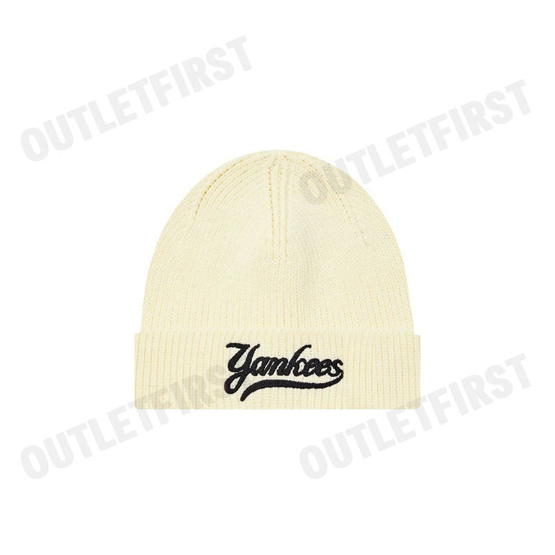 MLB รุ่น UNISEX VARSITY CURSIVE BEANIE CODE: 3ABNVM146 50CRD หมวกบีนนี่ หมวกสีครีม หมวกเอ็มแอลบี