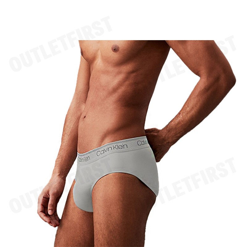 CALVIN KLEIN รุ่น MICRO STRETCH COOLING HIP BRIEF CODE: NB3806 5JX กางเกงชั้นใน กางเกงในผู้ชาย กางเกงใน