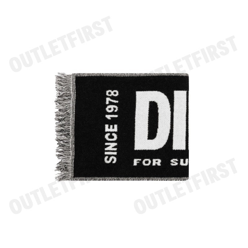 DIESEL รุ่น S-BISC SCIARPA CODE: A06643 OJKKR 9XX ผ้าพันคอ ผ้าพันคอขาวดำ ผ้าคลุมไหล่