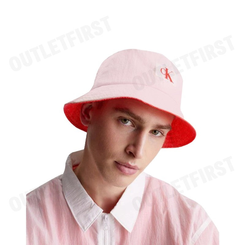 CALVIN KLEIN SWIMWEAR รุ่น BUCKET HAT CODE: KM00984 XM9 หมวกบักเก็ต หมวกแฟชั่น หมวก