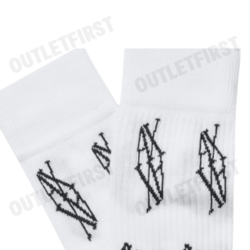 ARMANI EXCHANGE รุ่น RIBBED COTTON BLEND SOCKS WITH MONOGRAM LOGO CODE: 946026 4F433 19611 ถุงเท้าข้อยาว ถุงเท้าสีขาว