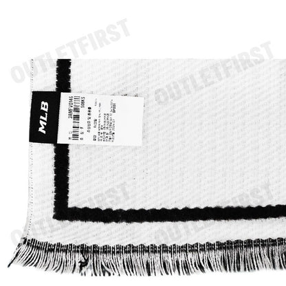 MLB รุ่น VARSITY UNISEX SCARF CODE: 3AMFV0146 50BKS  ผ้าพันคอ ผ้าพันคอเอ็มแอลบี สำหรับผู้ชายและผู้หญิง