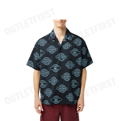 LACOSTE รุ่น GLOBE PRINT LACOSTE COTTON TWILL SHIRT CODE: CH1880 10 QPI เสื้อเชิ้ตแขนสั้น เสื้อเชิ้ตผู้ชาย เสื้อเชิ้ต