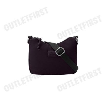 CK CALVIN KLEIN รุ่น  NYLON MEDIUM GONDOLA CROSSBODY (EVOCATIVE) CODE: N02 W1090 กระเป๋าสะพาย  กระเป๋า กระเป๋าผู้หญิง