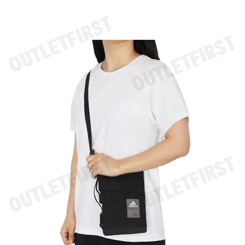 ADIDAS รุ่น MUST HAVES SEASONAL SMALL BAG CODE: IK4781 กระเป๋าสะพายข้าง กระเป๋า กระเป๋าแฟชั่น