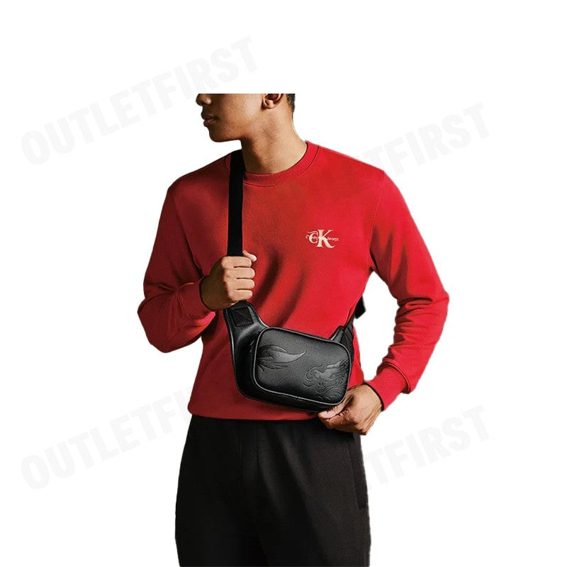 CALVIN KLEIN JEANS รุ่น CHINESE NEW YEAR CAMERA BAG CODE: HH3850 001 กระเป๋า กระเป๋าสะพายข้าง กระเป๋าคาดอก