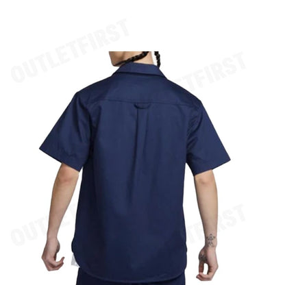 NIKE รุ่น NIKE SB SHORT-SLEEVE WOVEN SKATE CODE: DV9076 410 เสื้อเชิ้ตแขนสั้น เสื้อเชิ้ตผู้ชาย เสื้อเชิ้ต