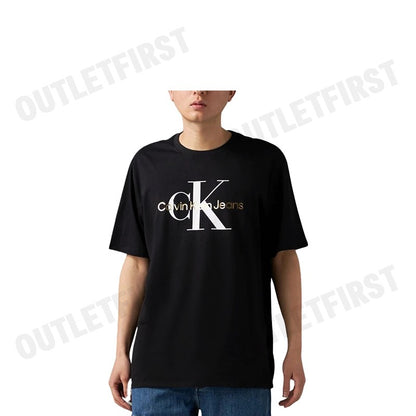 CALVIN KLEIN JEANS รุ่น MONOGRAM GOLD LOGO T-SHIRT CODE: 40BC839 BAE เสื้อยืดคอกลม เสื้อยืดผู้ชาย เสื้อยืดแขนสั้น