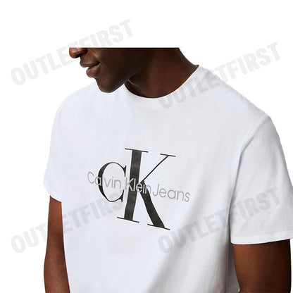 CALVIN KLEIN JEANS รุ่น MONOGRAM SILVER LOGO T-SHIRT CODE: 40BC839 P61 เสื้อยืดคอกลม เสื้อยืดคอกลมผู้ชาย เสื้อยืด