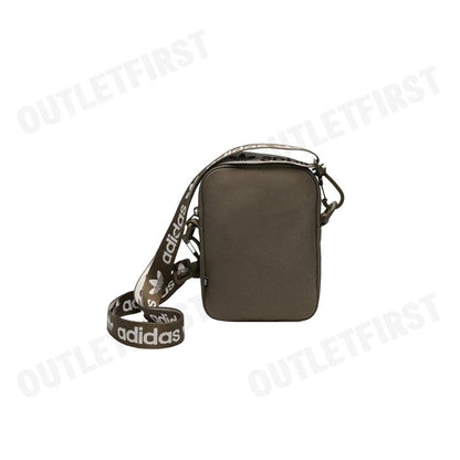 ADIDAS รุ่น  ADICOLOR CLASSIC FESTIVAL BAG CODE : IB9286 กระเป๋าสะพายข้าง กระเป๋า กระเป๋าผู้ชาย