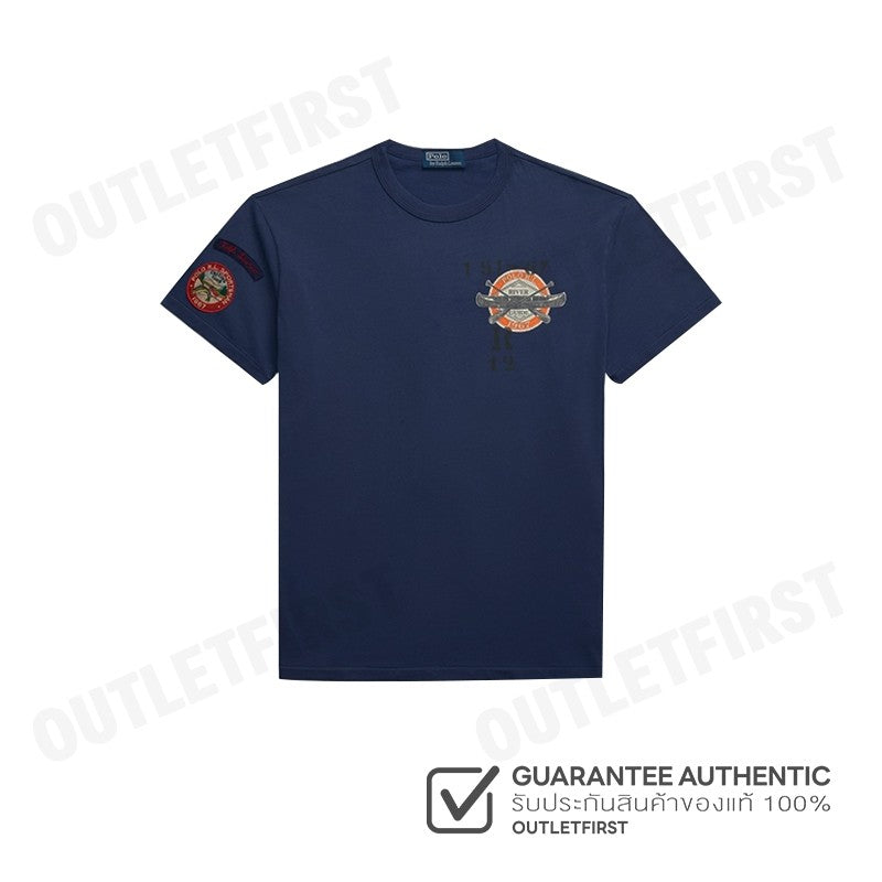 POLO RALPH LAUREN รุ่น  CLASSIC FIT JERSEY GRAPHIC T-SHIRT CODE : 710920305001 เสื้อยืดคอกลม เสื้อผู้ชาย เสื้อยืด