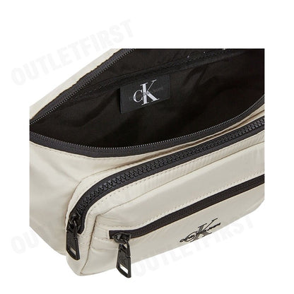 CALVIN KLEIN JEANS รุ่น MONOGRAM BANANA CODE: HP2185 001 กระเป๋าคาดอก กระเป๋าคาดอกผู้ชาย กระเป๋าคาดอกแฟชั่น