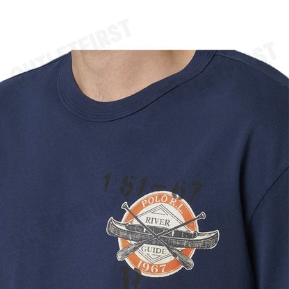 POLO RALPH LAUREN รุ่น  CLASSIC FIT JERSEY GRAPHIC T-SHIRT CODE : 710920305001 เสื้อยืดคอกลม เสื้อผู้ชาย เสื้อยืด