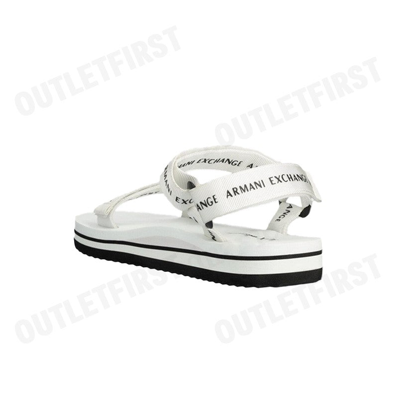 ARMANI EXCHANGE รุ่น  FLAT SANDALS BLACK CODE: XDP036 XV701 01015 รองเท้าแตะรัดข้อ รองเท้ารัดส้น รองเท้าแตะลำลอง