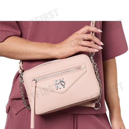 DKNY รุ่น GREENPOINT CAMERA BAG CODE: R41EKB91 NUD กระเป๋าสะพายข้าง กระเป๋า กระเป๋าสะพาย