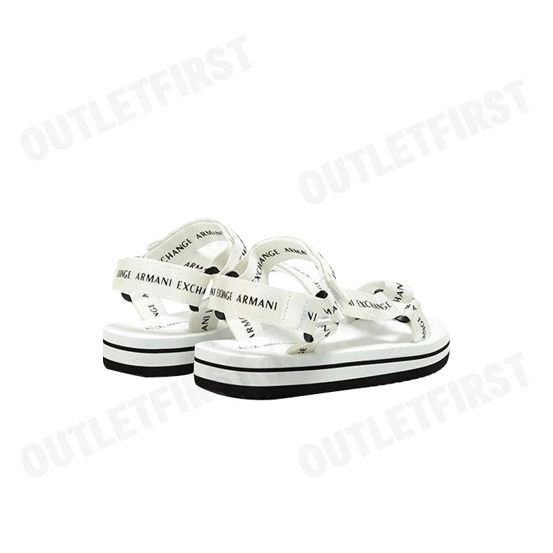 ARMANI EXCHANGE รุ่น  FLAT SANDALS BLACK CODE: XDP036 XV701 01015 รองเท้าแตะรัดข้อ รองเท้ารัดส้น รองเท้าแตะลำลอง
