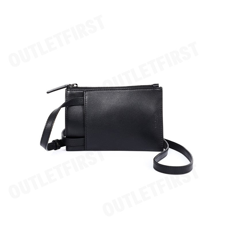 GUY LAROCHE รุ่น  GUY LAROCHE SHOULDER BAG  CODE: BH21022W2BLS1 กระเป๋าสะพายข้าง กระเป๋า กระเป๋าแฟชั่น