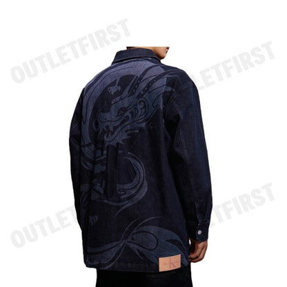 CALVIN KLEIN JEANS รุ่น MEN'S YEAR OF THE DRAGON DENIM OVERSHIRT CODE J324908 1A4 00 เสื้อเชิ้ต เสื้อเชิ้ตยีนส์แขนยาว