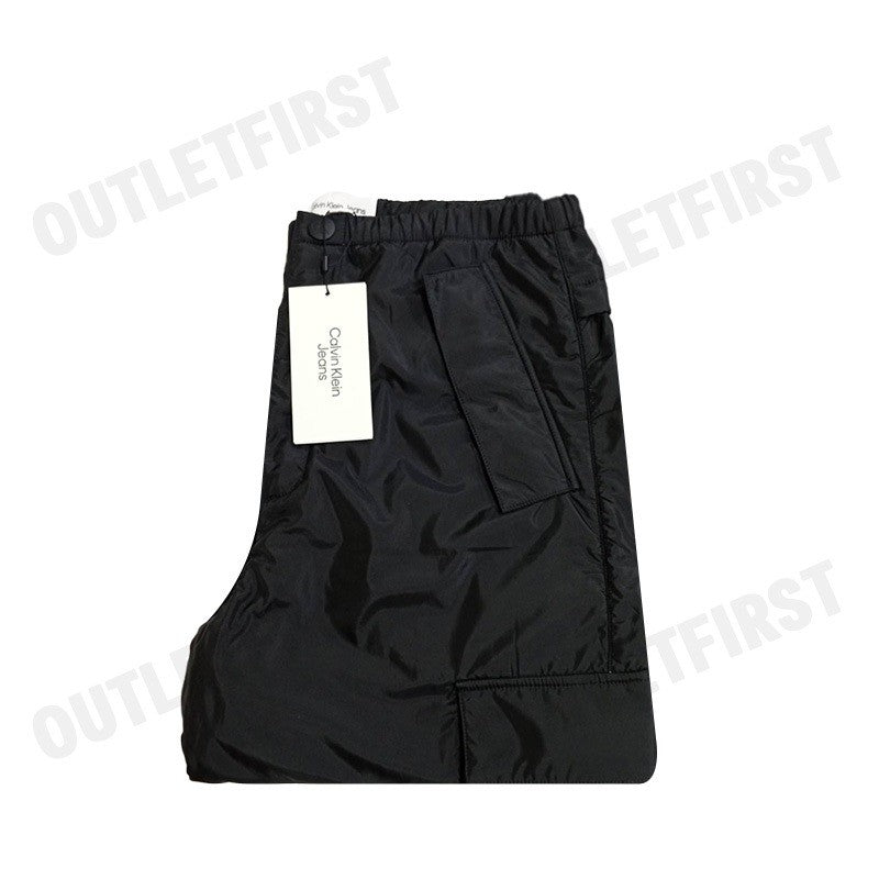 CALVIN KLEIN JEANS รุ่น OVERSIZED CARGO PANTS CODE: J324693 BEH กางเกงขายาว กางเกงคาร์โก้ กางเกงผู้ชาย