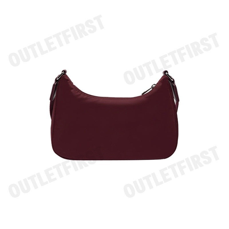 LACOSTE รุ่น ACTIVE NYLON HOBO BAG CODE: NU4490SG M36 กระเป๋าสะพายข้าง กระเป๋า กระเป๋าสะพายแฟชั่น