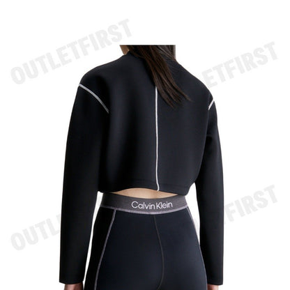 CALVIN KLEIN รุ่น  CROPPED MOCK NECK LOGO TOP CODE: 4WF3W326-001 เสื้อครอปแขนยาว เสื้อผู้หญิง เสื้อครอป