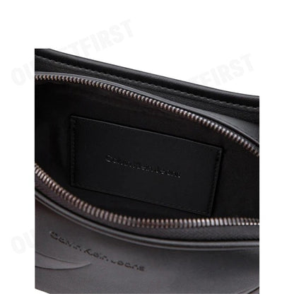 CALVIN KLEIN JEANS รุ่น CHINESE NEW YEAR CAMERA BAG CODE: HH3850 001 กระเป๋า กระเป๋าสะพายข้าง กระเป๋าคาดอก