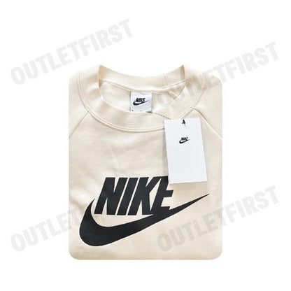 NIKE รุ่น CLUB FLEECE WOMEN'S LOGO CREW-NECK SWEATSHIRT CODE: BV4113 113 เสื้อสเวตเตอร์แขนยาว เสื้อแขนยาวผู้หญิง