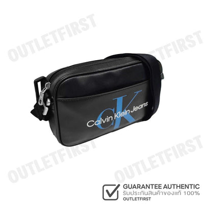 CALVIN KLEIN JEANS รุ่น MONOGRAM SOFT CAMERA BAG CODE: ZM02702 BDS กระเป๋าสะพายข้าง กระเป๋าสะพายผู้ชาย กระเป๋าแฟชั่น