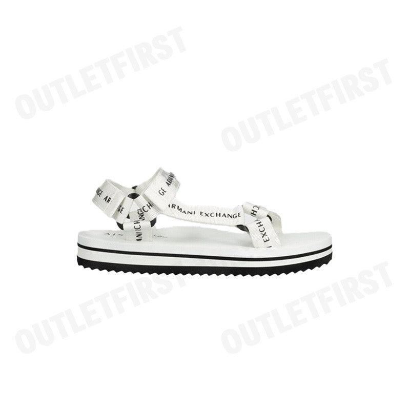 ARMANI EXCHANGE รุ่น  FLAT SANDALS BLACK CODE: XDP036 XV701 01015 รองเท้าแตะรัดข้อ รองเท้ารัดส้น รองเท้าแตะลำลอง