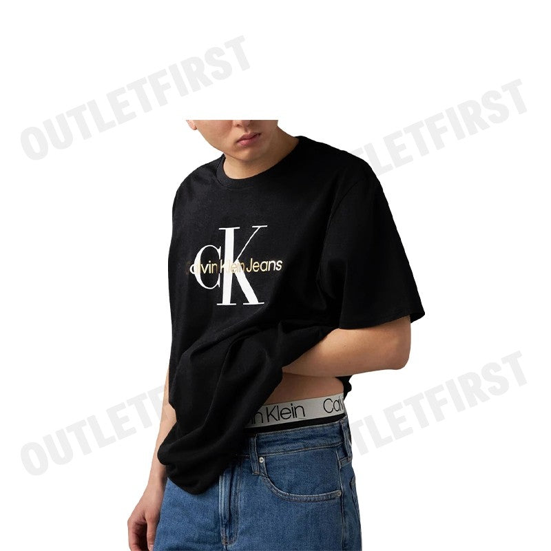 CALVIN KLEIN JEANS รุ่น MONOGRAM GOLD LOGO T-SHIRT CODE: 40BC839 BAE เสื้อยืดคอกลม เสื้อยืดผู้ชาย เสื้อยืดแขนสั้น