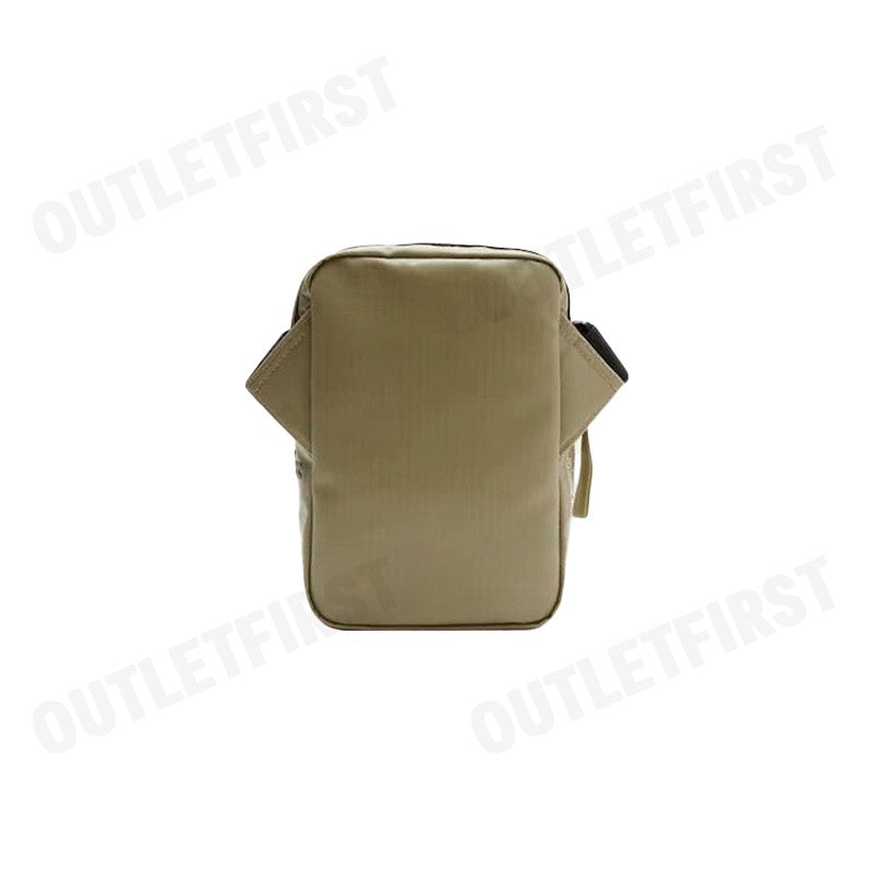 LACOSTE  รุ่น MEN'S ZIPPED CONTRAST DETAIL SATCHEL CODE: NH4265SB M21 กระเป๋าสะพายข้าง กระเป๋าผู้หญิง กระเป๋า