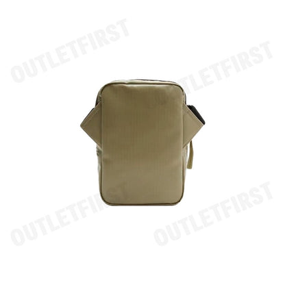 LACOSTE  รุ่น MEN'S ZIPPED CONTRAST DETAIL SATCHEL CODE: NH4265SB M21 กระเป๋าสะพายข้าง กระเป๋าผู้หญิง กระเป๋า