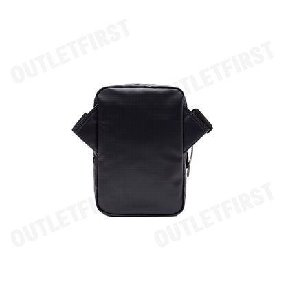 LACOSTE รุ่น  MEN'S ZIPPED CONTRAST DETAIL SATCHEL CODE: NH4265SB M20 กระเป๋าสะพายข้าง กระเป็าผู้ชาย กระเป๋าแฟชั่น