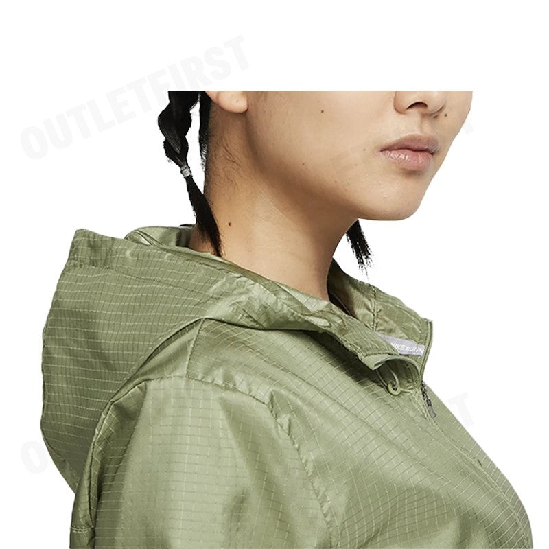 NIKE รุ่น NIKE ESSENTIAL WOMEN'S RUNNING JACKET CODE: CU3218 386 เสื้อแจ็คเก็ตแขนยาว เสื้อแจ็คเก็ต เสื้อผู้หญิง
