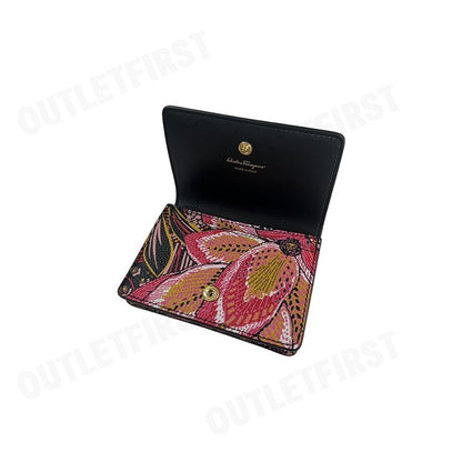 SALVATORE FERRAGAMO รุ่น GANCINI CONTINENTAL WALLET IN MULTICOLOR CODE: 220371 0755621 230 กระเป๋าสตางค์ กระเป๋า