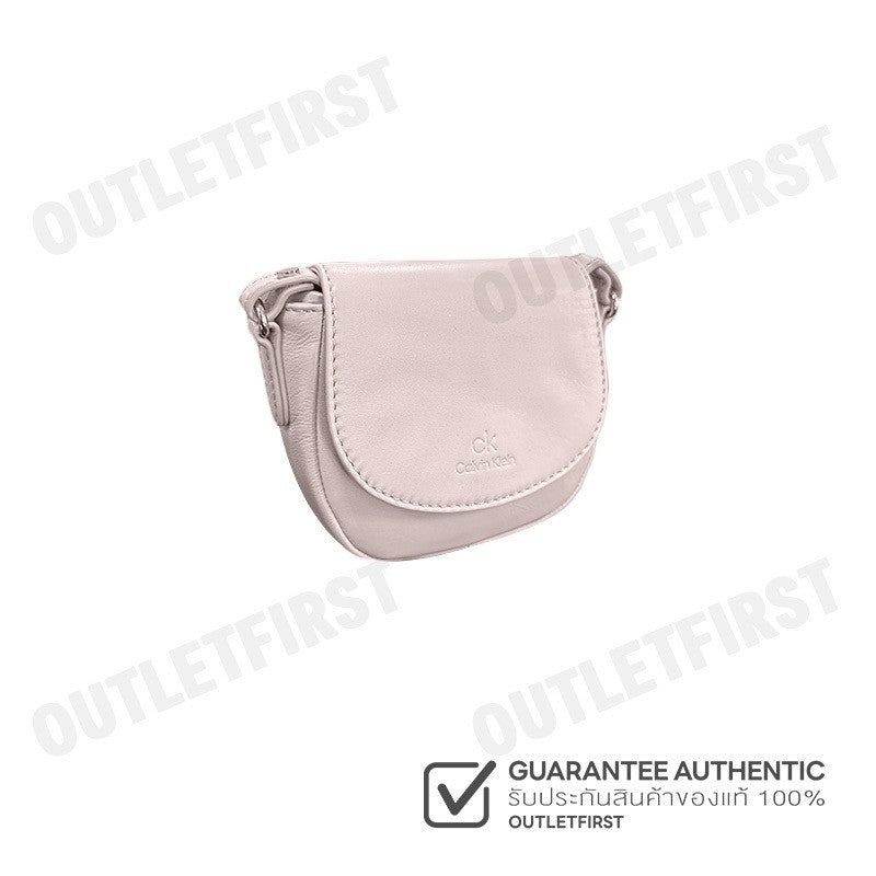 CK CALVIN KLEIN รุ่น  SADDLE CROSSBODY BAG (PALE PINK) CODE: L06 W1083 กระเป๋าสะพายข้าง กระเป๋า กระเป๋าผู้หญิง