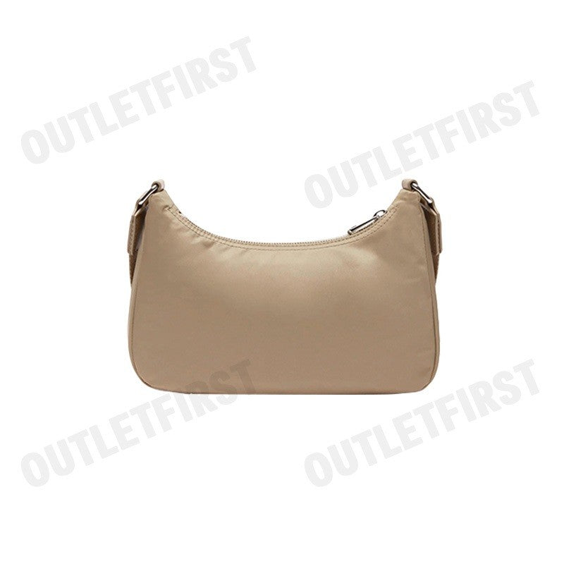 LACOSTE รุ่น ACTIVE NYLON HOBO BAG CODE: NU4490SG M86 กระเป๋าสะพายข้าง กระเป๋าHobo กระเป๋าผู้หญิง