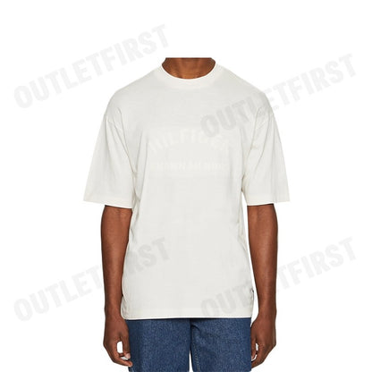 TOMMY HILFIGER รุ่น TOMMY HILFIGER X SHAWN MENDES LOGO T-SHIRT Code: MW31189 AC0 เสื้อยืด เสื้อคอกลม เสื้อผู้ชาย