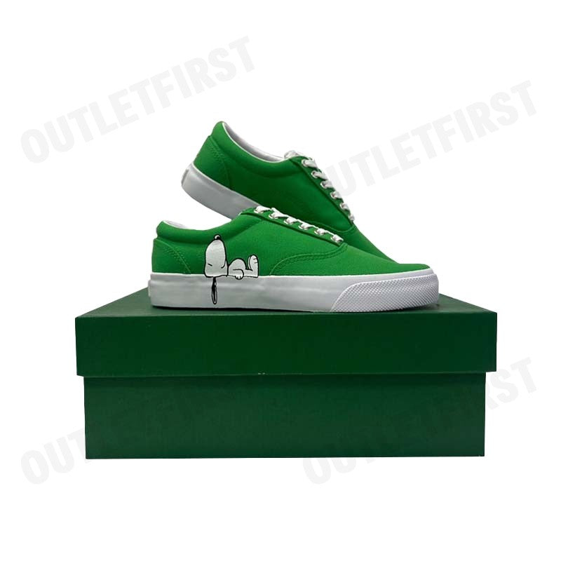 LACOSTE รุ่น JUNIORS' JUMP SERVE LACE CANVAS LACOSTE X PEANUTS TRAINERS CODE: 7-42CUJ00041R7 รองเท้าผ้าใบ รองเท้า