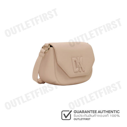 DKNY รุ่น SEVENTH AVENUE NEW MD FLAP CROSSBODY CODE: R41EKC54 NUD กระเป๋าสะพายข้าง กระเป๋า กระเป๋าสะพายไหล่