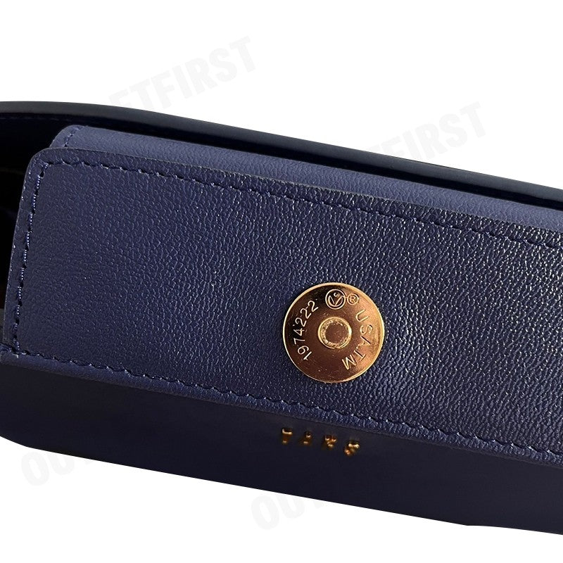 DAKS รุ่น BLUE LEATHER CROSS BODY BAG CODE: WHCC200S9BUSN กระเป๋าสะพายข้าง กระเป๋าผู้หญิง กระเป๋าแฟชั่น