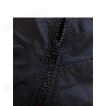 NIKE รุ่น WINDRUNNER WOMEN'S JACKET CODE: AR3093 011 เสื้อแจ็คเก็ตแขนยาว เสื้อแจ็คเก็ตผู้หญิง เสื้อแจ็คเก็ตมีฮู้ด