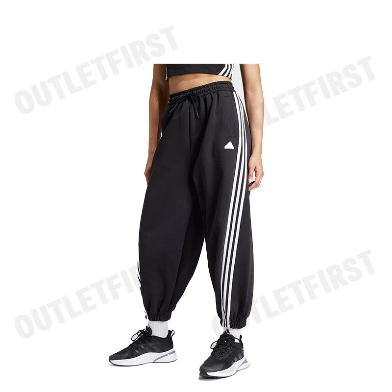 ADIDAS รุ่น FUTURE ICONS 3-STRIPES PARACHUTE PANTS CODE: IV7510 กางเกงลำลองขายาว กางเกงขายาวผู้หญิง กางเกง