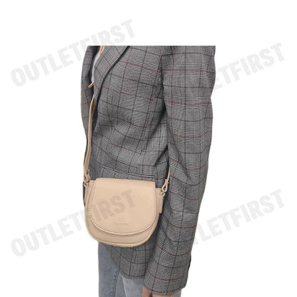 CK CALVIN KLEIN รุ่น  SADDLE CROSSBODY BAG (NUDE) CODE: L06 W1083 กระเป๋าสะพายข้าง  กระเป๋า กระเเป๋าแฟชั่น