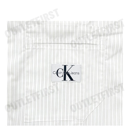 CALVIN KLEIN JEANS รุ่น MEN'S PANELLED WHITE CODE: J325367 YAF เสื้อเชิ้ตแขนยาว เสื้อเชิ้ตผู้ชาย เสื้อเชิ้ตคอปก