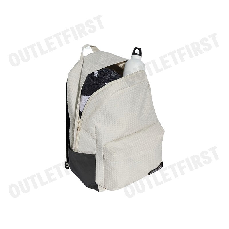 ADIDAS รุ่น CLASSIC SEASONAL BACKPACK CODE: IY5352 กระเป๋าเป้ กระเป๋าสะพายหลัง กระเป๋าสะพายแฟชั่น