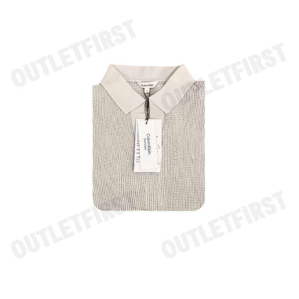 CALVIN KLEIN SWIMWEAR รุ่น OPEN KNIT BEACH POLO SHIRT CODE: KM00963 ACE เสื้อโปโลถัก เสื้อโปโลผู้ชาย เสื้อโปโลแขนสั้น