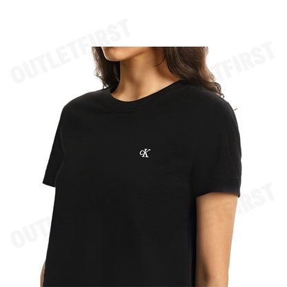 CALVIN KLEIN รุ่น WOMEN'S ARCHIVE LOGO TEE CODE: 40WH105 UB1 เสื้อยืดคอกลม เสื้อผู้หญิง เสื้อสีดำ