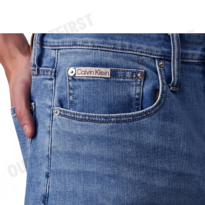CALVIN KLEIN JEANS รุ่น MEN'S RELAXED FIT DENIM SHORTS CODE: J326646 1AA กางเกงยีนส์ขาสั้น กางเกงผู้ชาย สีน้ำเงิน